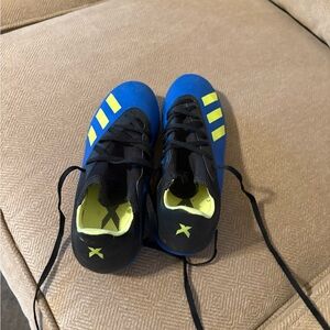 Adidas soccer cleats- boys unworn size 4.5